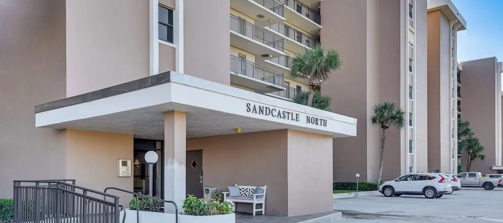 Beachfront Condo w/ Pool Access in Ponce Inlet, Ponce Inlet — photo 1