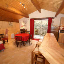 House in Ardeche Near Ray-pic Falls, 圣皮埃尔德科隆比耶 — 照片 2