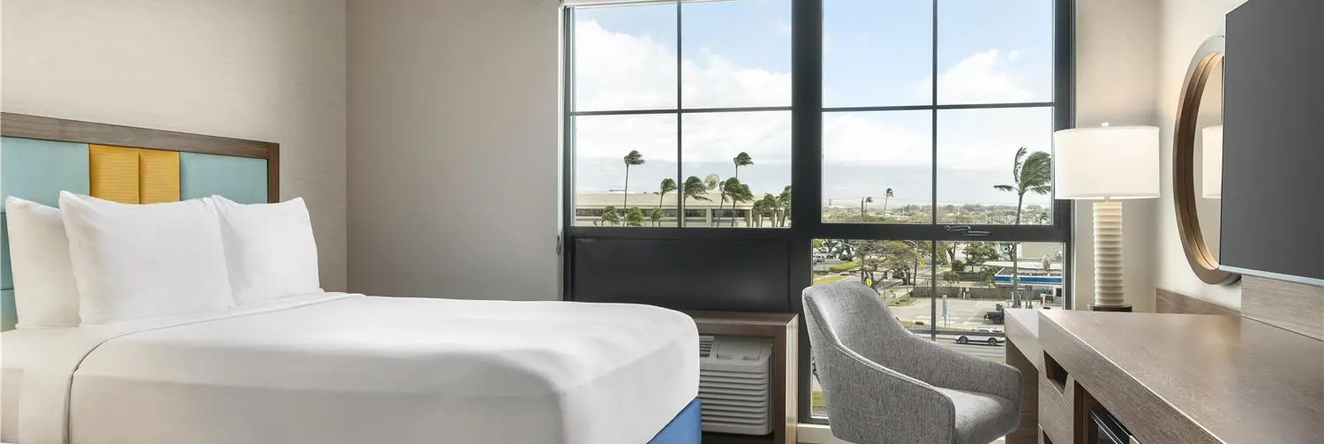 Hampton Inn & Suites Maui North Shore, Kahului — photo 1