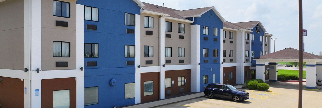 Quality Inn & Suites Caseyville - St. Louis, Caseyville — photo 1