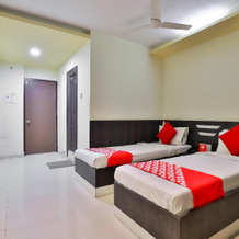 Oyo 19637 Hotel Mansi Sherotene, Вапи — фото 4