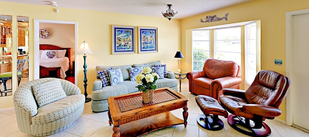 803 Suncrest Drive Home 3 Bedrooms 2 Bathrooms Home, 诺科米斯 — 照片 1