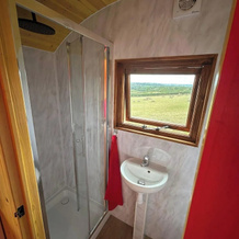 1 Bed Hut - Sleeps 2 - Parking - Smoking, Мидсомер-Нортон — фото 5