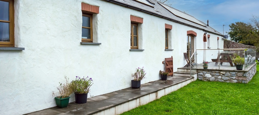 Orchard Cottage - Luxury Barn Conversion, Manorbier — photo 1