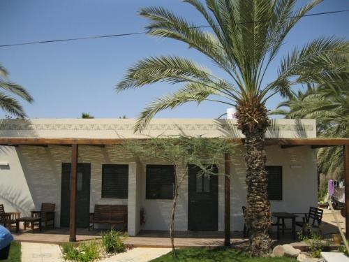 Gordon's Guest Rooms, Neot HaKikar — photo 1
