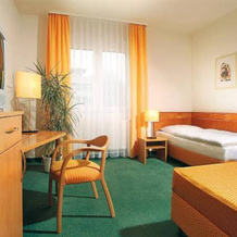 G.u.p.s. Hotel Garni Weinheim, Вайнхайм — фото 2