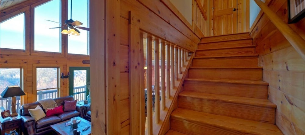 Sky High - 4 Br Cabin, Erwin — photo 1