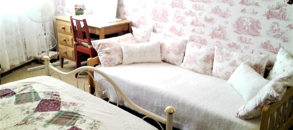 House With 2 Bedrooms in Pouzols-minervois, With Furnished Terrace and, 普佐尔米内尔瓦 — 照片 1