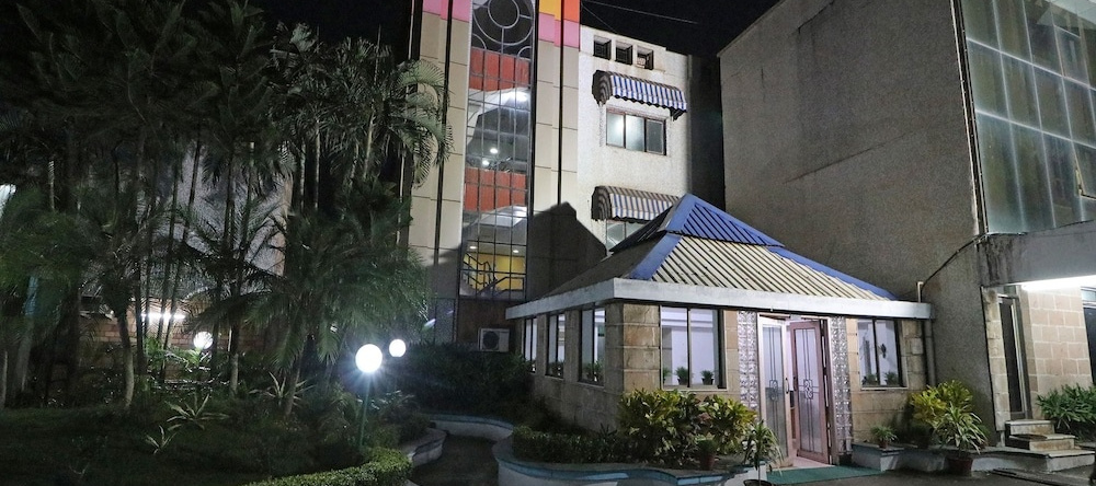 OYO 22269 Hotel Landmark Plaza, 哈尔迪亚 — 照片 1