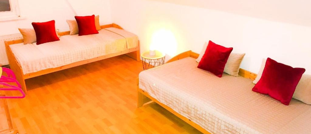 "Casa20200" 2 Apartments Bis 150Qm Für Business, Familien, Gruppen, Handwerker Nahe Berlin !! 150 Qm Apartment For Business , Families Near Berlin!!, Фалькензе — фото 1