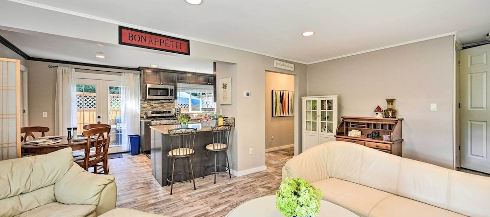 Family-Friendly Kirkland Home ~ 1 Mi To Downtown, Киркленд — фото 1