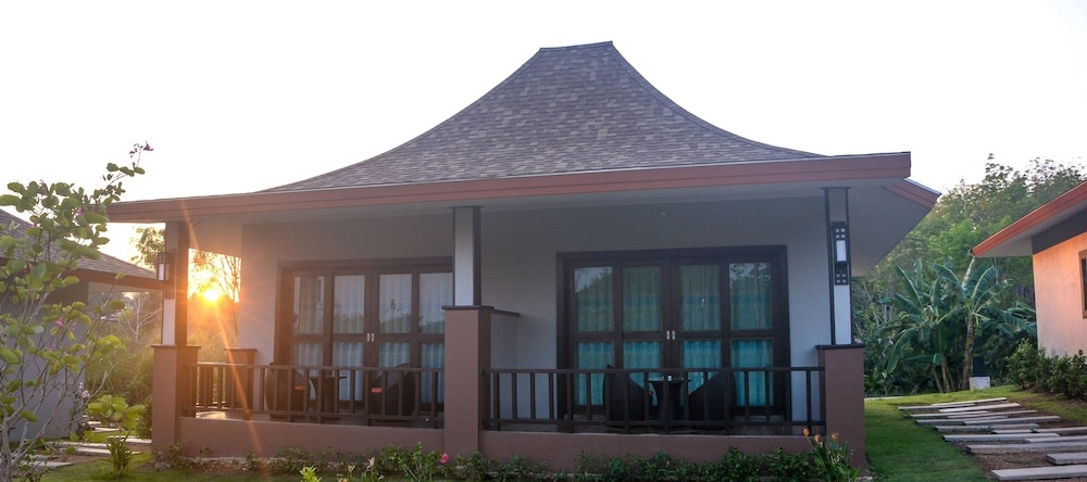 Phu Chom Mork Resort, 桑卡拉武里 — 照片 1