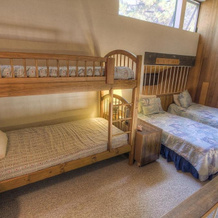 Spiral Staircase by Lake Tahoe Accommodations, 北太浩湖 — 照片 4