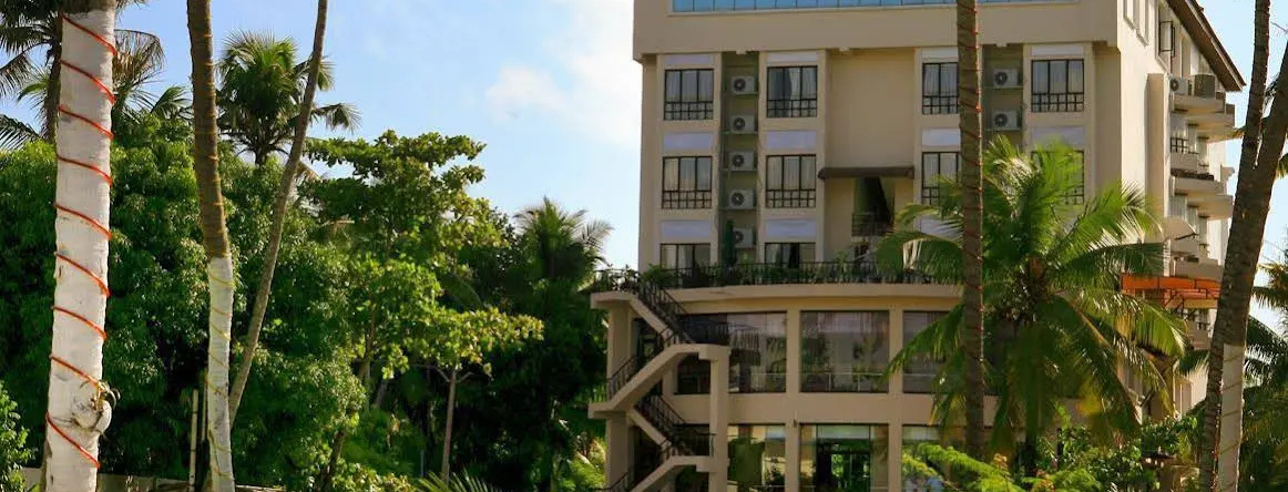 Regant Lake Palace Hotel, 查瓦拉 — 照片 1