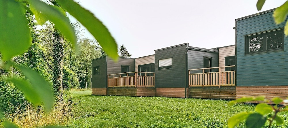 2-Bedroom Family Cottage In Malansac, Малансак — фото 1