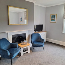 Room-Spacious Double Room With Lovely Vi, Cranleigh — фото 5