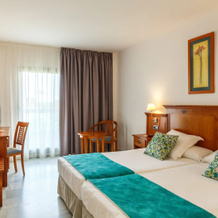 BQ Andalucia Beach Hotel, 托雷德尔马尔 — 照片 4