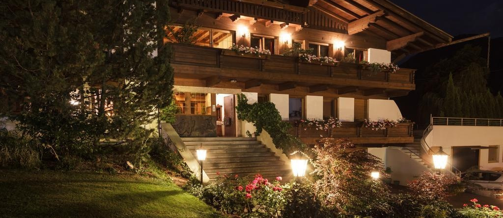 Garni - Hotel Rinner Julia, 拉切斯 — 照片 1