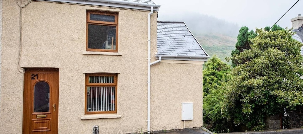 Selah Cottage, 21 Queen Street, Port Talbot — photo 1