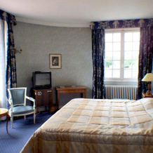 Hostellerie Saint Pierre, 圣皮埃尔-迪沃夫赖 — 照片 2