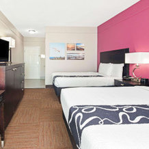 La Quinta Inn & Suites by Wyndham Winnie, 温尼 — 照片 2