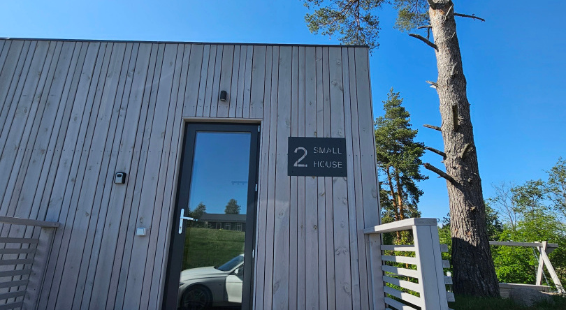 Kottedzh Chernichny Sklon Small House Private house, 索斯诺夫斯基耶戈尔基 — 照片 1