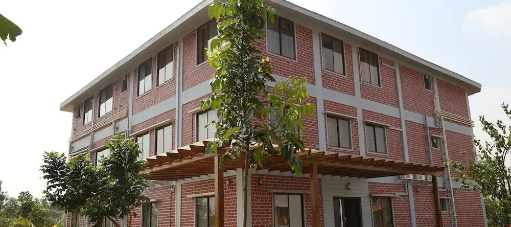 G K Hill View Resort, 奇卡巴拉普拉 — 照片 1