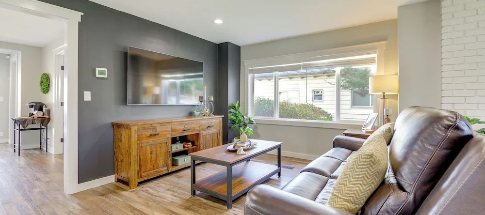 1 Mi To Historic Dtwn: Dog-Friendly Everett Home!, Эверетт — фото 1
