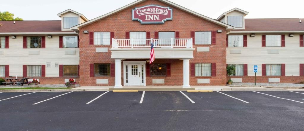 Country Hearth Inn & Suites Toccoa, Токкоа — фото 1