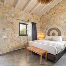 #FLH - "Four Olives" Luxury Rooms, Afytos — photo 3