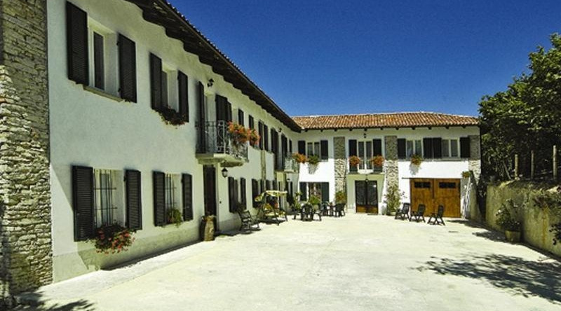 Agriturismo Cascina Anrì, Mango — photo 1