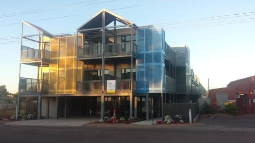 Onslow Apartments, Onslow — photo 1