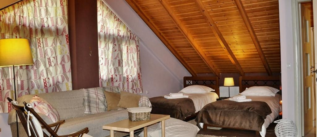 Chalet Coquelicot (Co-cli-co) relax in nature, 卡拉夫里塔 — 照片 1