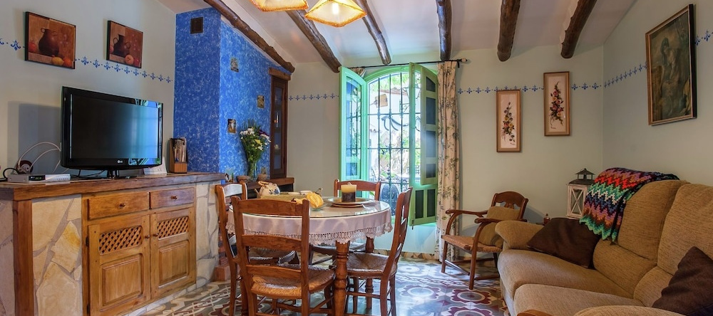 Rustic Cottage in Rute With Swimming Pool, 鲁特 — 照片 1