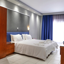Royal Hotel and Suites, 波利赫罗诺 — 照片 2