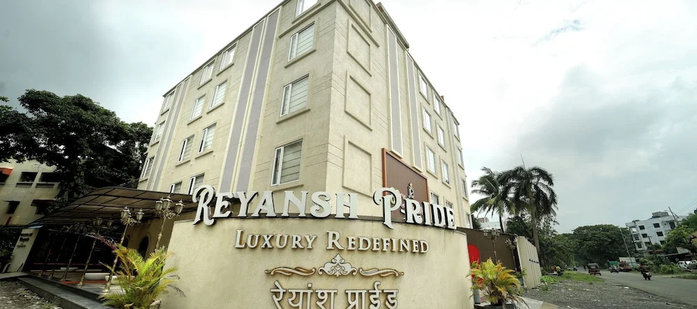 Hotel Reyansh Pride, Буасар — фото 1