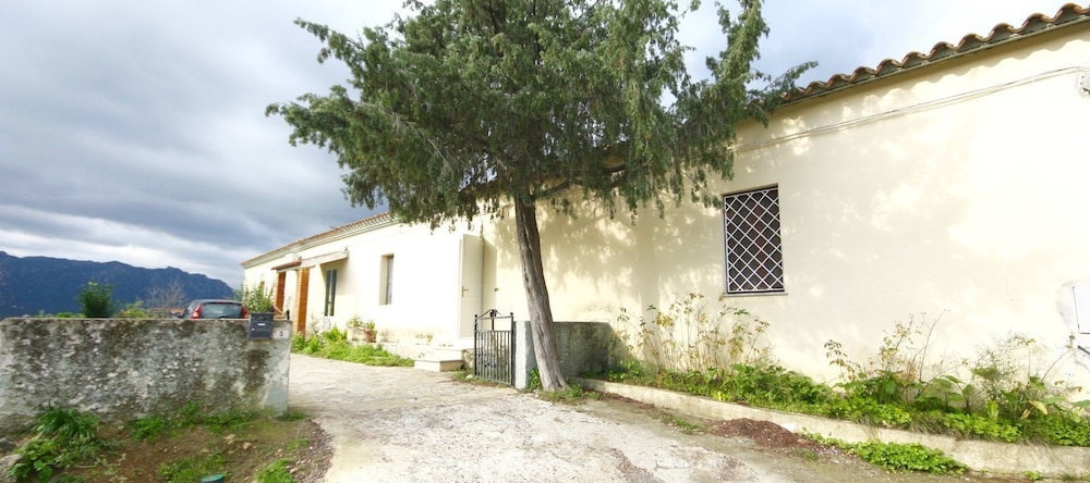 Casa Silvia, Padru — photo 1