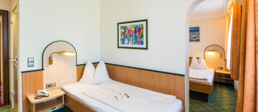 Parkhotel Crombach, Розенхайм — фото 1