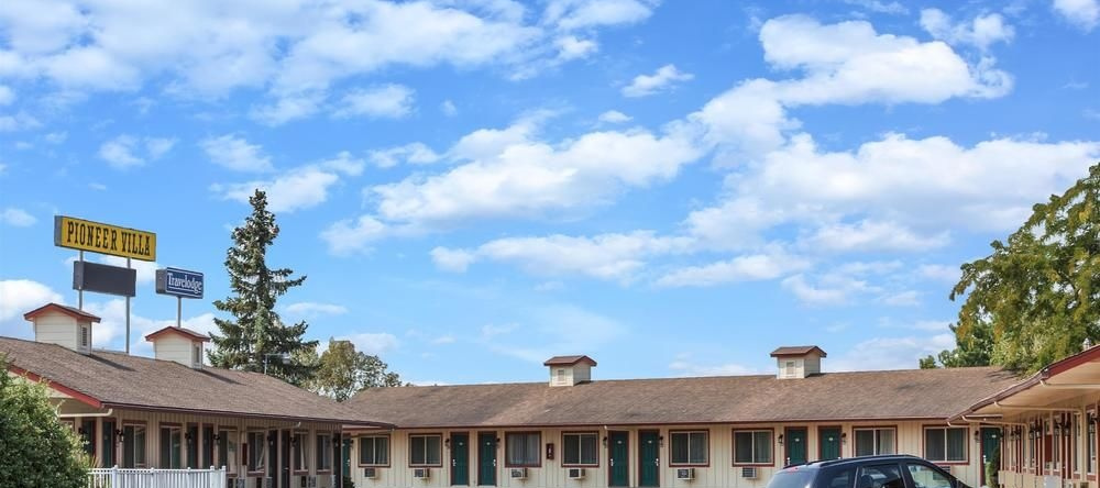 Travelodge Pioneer Villa, 斯威特霍姆 — 照片 1