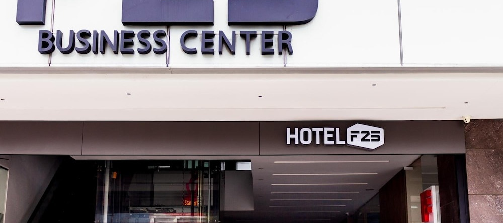 Hotel F25, 伊瓦格 — 照片 1