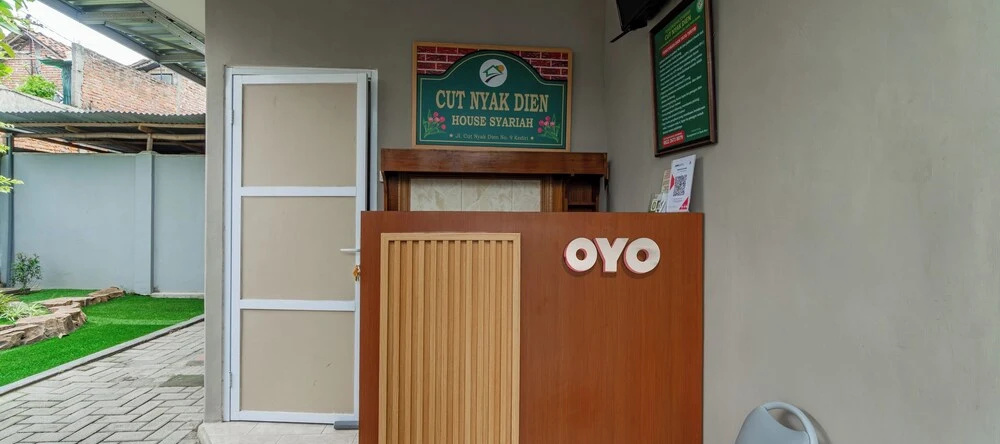 Oyo 93526 Homely Syariah, Кедири — фото 1
