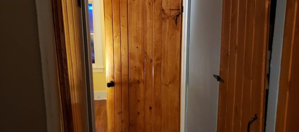 Amazing 5 Bedroom Downtown Ferndale House, Ферндейл — фото 1
