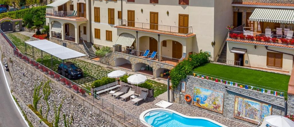 Appartamento Ilaria Sleeps 6 Pool con Wi-Fi, 斯卡拉 — 照片 1