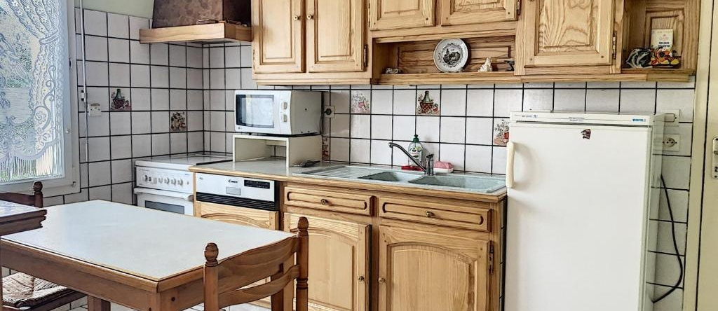 Maison Jullouville, 4 Pièces, 6 Personnes - Fr-1-361-75, Жуллувиль — фото 1
