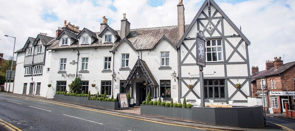 De Trafford Hotel By Greene King Inns, Alderley Edge — photo 1
