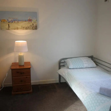 Rickard Street 4 Bed House Near J32 and M4 by Cardiff Holiday Homes, Pontypridd — photo 2