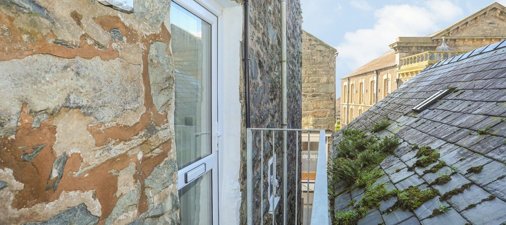 Flat 3, The Old Bank, Barmouth — photo 1
