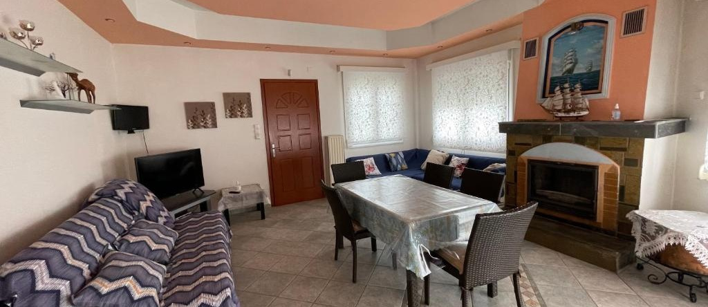 Seaside apartment with private garden, 新安希亚洛斯 — 照片 1