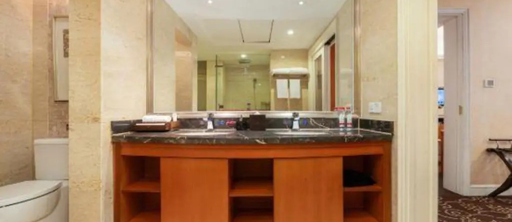 Hong Shan International Hotel, Бицзе — фото 1