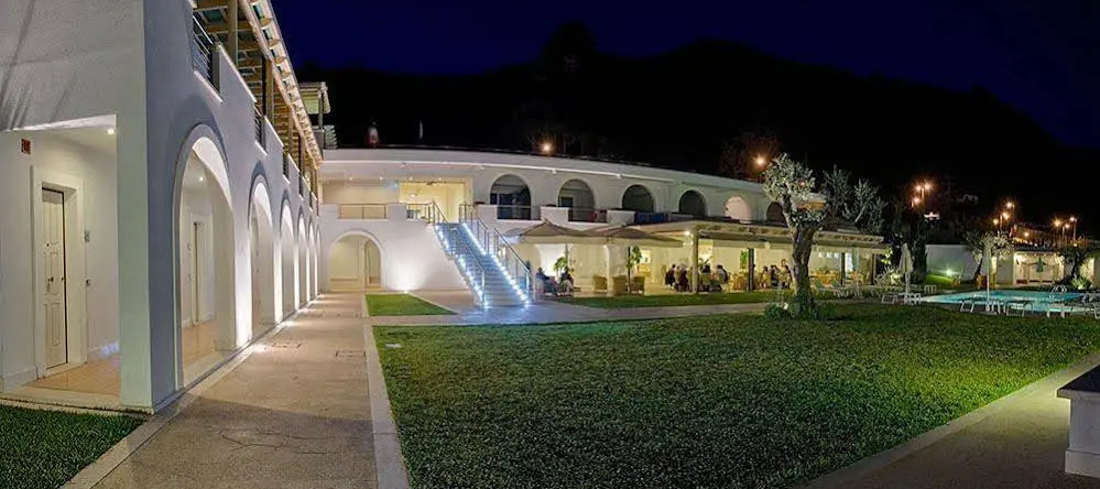 Grotta Di Tiberio, 斯佩隆加 — 照片 1